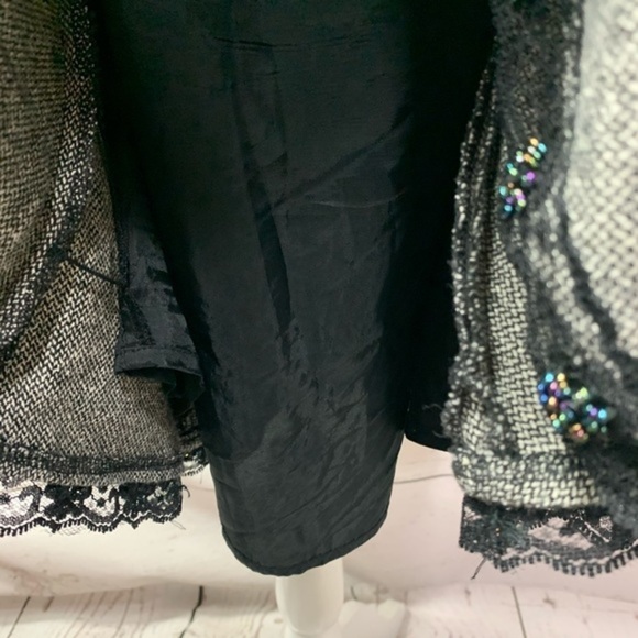 Harold’s Wool Lace Hem Detail Knee Length Skirt - Picture 4 of 7